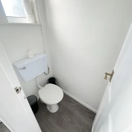 Thorntree Place Blue Skies * Thornaby on Tees